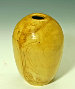 The finished wood vase (hollow form) artist Harry Wicks created.