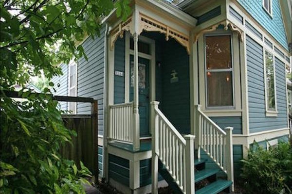 Patty Somlo's Queen Anne Cottage