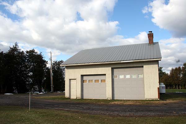 The exterior of Sandy Sokoloff's Lake Champlain studio